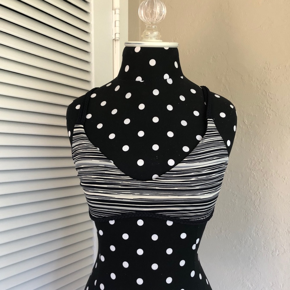 Black and white cross back Frankie’s bikini top
